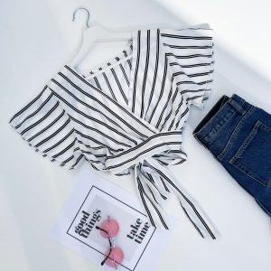 Top camicetta con nodo bianco