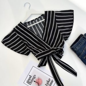 Top camicetta con nodo nero