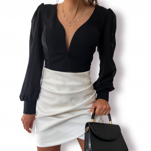 Camicia scollo a cuore nera